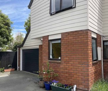 2BR Townhouse in St Albans with parking - Photo 2