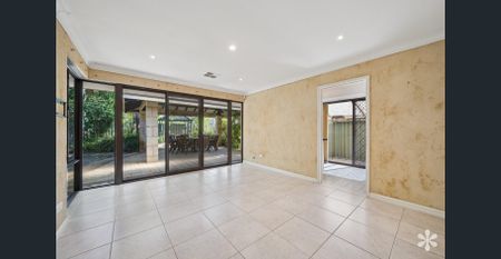 Stunning Family Home In Perfect Location! - Photo 3