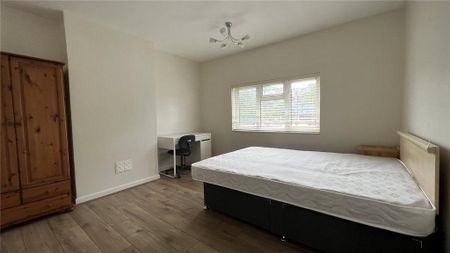 4 bedroom terraced house to rent - Photo 5