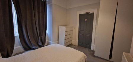 6 bedroom end of terrace house to rent - Photo 5