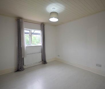 2 bedroom bungalow to rent - Photo 3