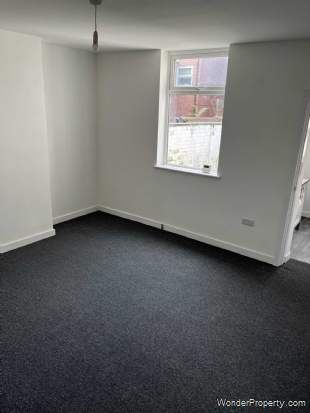 2 bedroom property to rent in Manchester - Photo 2