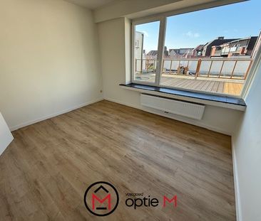 Gerenoveerd ruim appartement met terras en 2 slpks - Foto 3