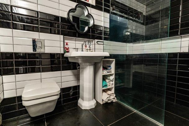 Family home in Hillpark - Photo 1