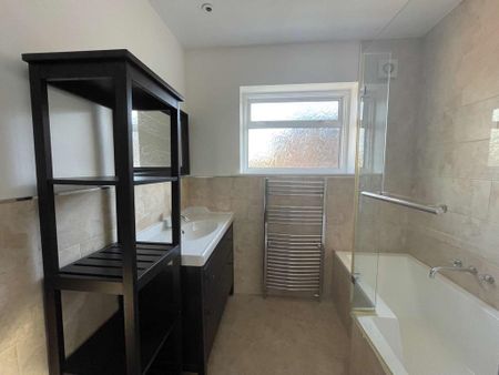 4 bedroom house of multiple occupation to rent - Photo 2