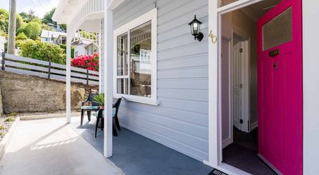 Light, Bright & Fully Renovated - Photo 5