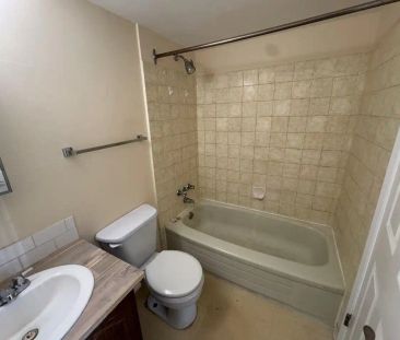Lovely, Bright & Clean 1 Bedroom Condo (RP023) — Lovely, Bright & C... - Photo 1