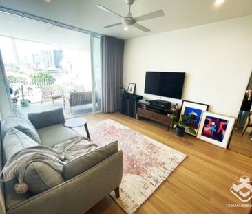 FULLY FURNISHED LUXURY ONE BEDROOM APARTMENT IN WEST END - Photo 6