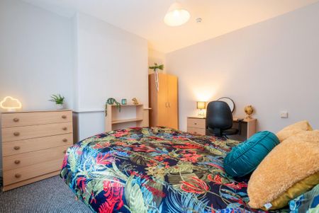 4 bedroom terraced house to rent - Photo 2