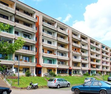 Helle 3-Raum-Wohnung mit Badewanne und Balkon! - Photo 1