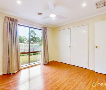 1/2 Blaxland Avenue, Cranbourne, Vic 3977 - Photo 6