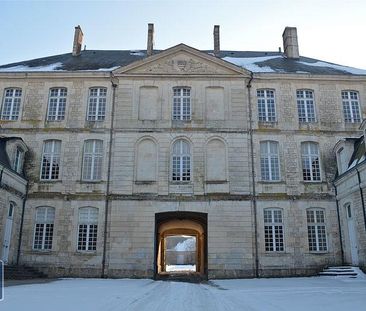 Location Appartement 2 pièces 56m² FONTENAY LE COMTE 85200 - Photo 6