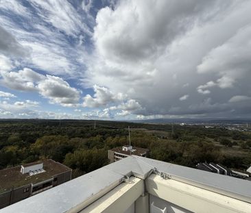 Helle Zweizimmerwohnung mit sensationellem Fernblick - Photo 1