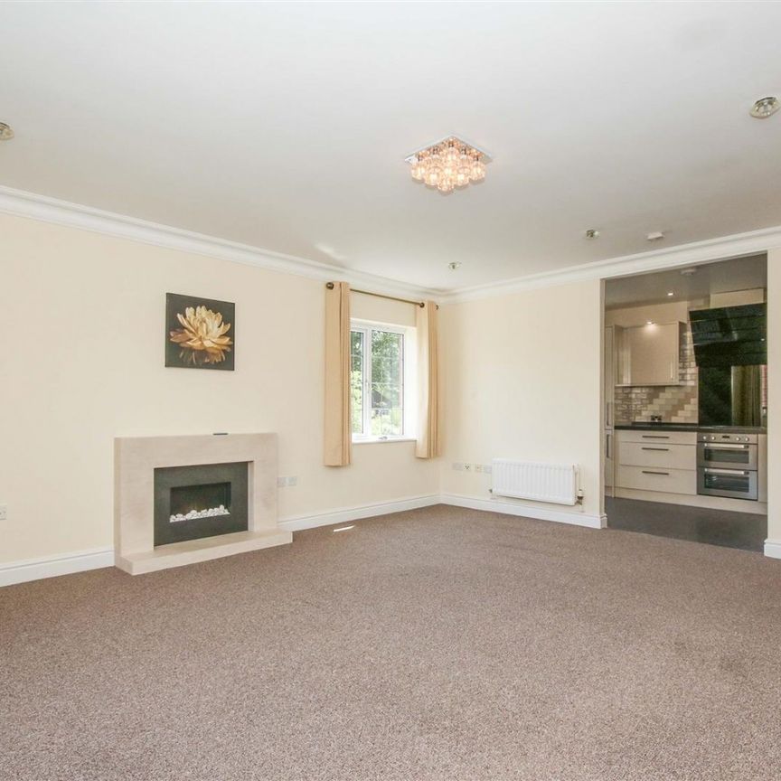 2 bedroom Flat To Let - Photo 1