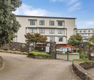 Modern One-Bedroom Apartment in Gated Complex - Photo 5