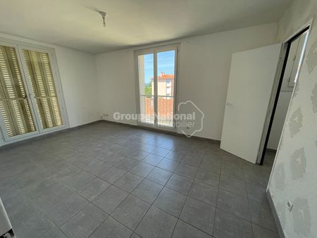 Appartement 2ème étage situé à Valréas, - Photo 3