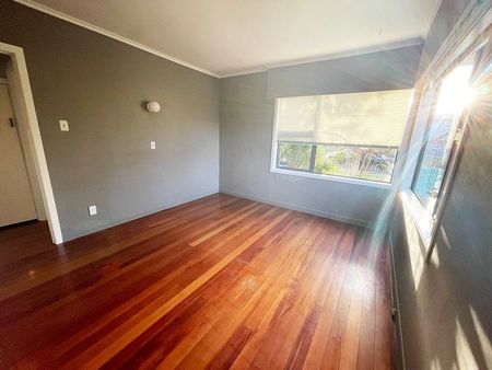 Sunny, Spacious and Stylish Home for Modern Life - Photo 2