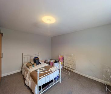 2 bedroom semi-detached house to rent - Photo 4