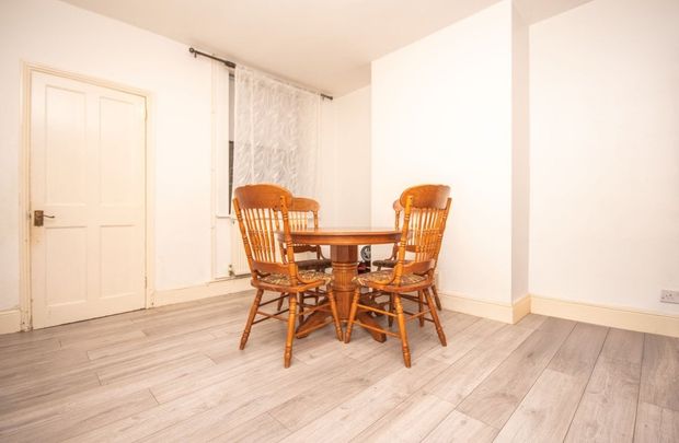 3 bedroom terraced house - Photo 1