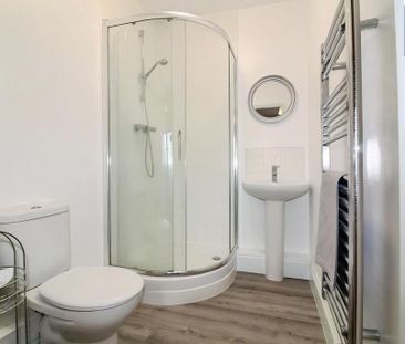 2 bedroom flat to rent - Photo 3