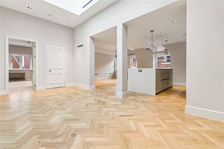 Kensington Court, London, W8 flat to rent - Photo 2
