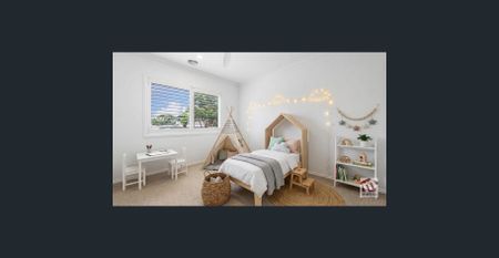 LUXURY FAMILY LIVING! - Photo 3