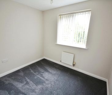 4 bedroom detached house to rent - Photo 2