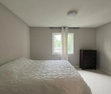 178 BAYVIEW AVENUE - Photo 6