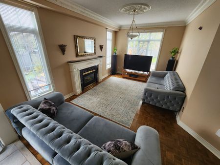 For Lease - 379 Sonoma Boulevard, Vaughan, Ontario - Photo 5