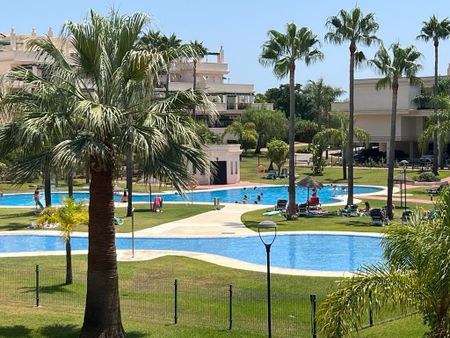 Apartment in Nueva Andalucía, Costa del Sol - Photo 5