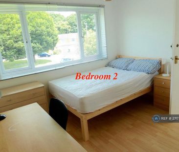 4 bedroom semi-detached house to rent - Photo 4