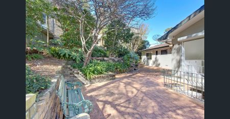 Contemporary Family Haven - Photo 5