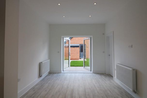 4 bedroom detached house to rent - Photo 1