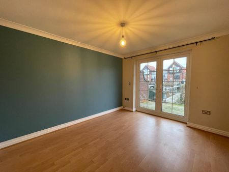 4 bedroom terraced house to rent - Photo 2