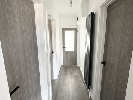 Dell Road East, Lowestoft - Photo 2