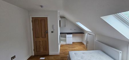 Hopton Road, Wealdstone HA3, London - Photo 3