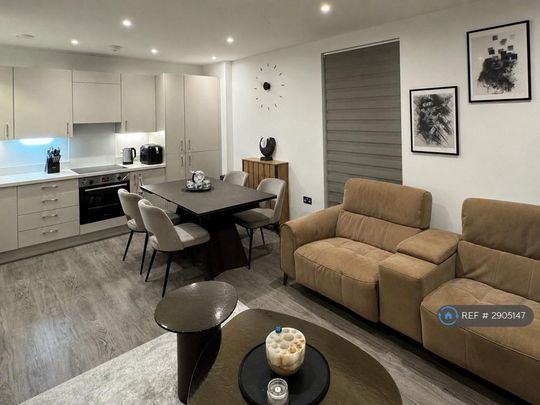 1 bedroom in a flat share to rent - Photo 1