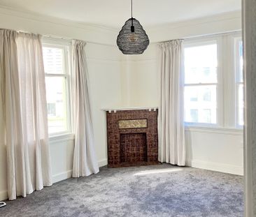 Large Two bedroom Apartment - Photo 1