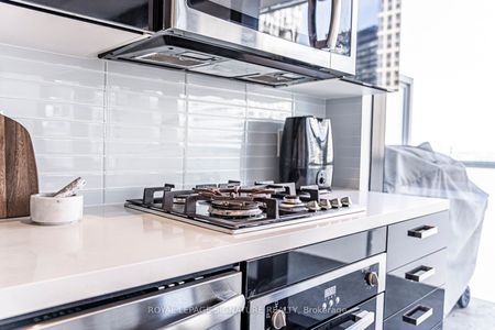 For Lease - 11 Charlotte Street Unit# 2105, Toronto, Ontario - Photo 3