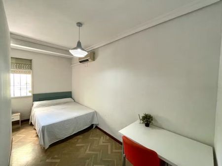 Calle Ciudad de Ronda, Sevilla, Andalusia 41004 - Photo 5