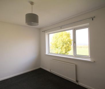 2 bedroom end of terrace house to rent - Photo 5