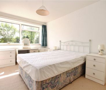 Thames Side, Staines-upon-Thames, Surrey, TW18 2HE - Photo 2