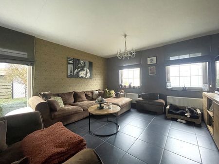 ZEER RUIME HOB MET 5 SLAAPKAMERS EN ZUID-OOST TUIN - Photo 3