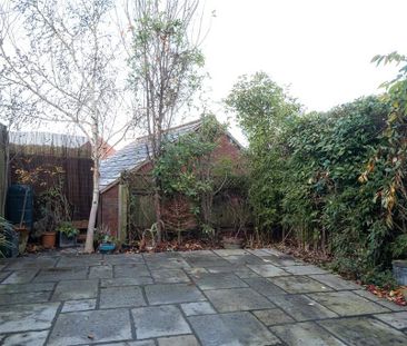 4 bedroom terraced house to rent - Photo 5