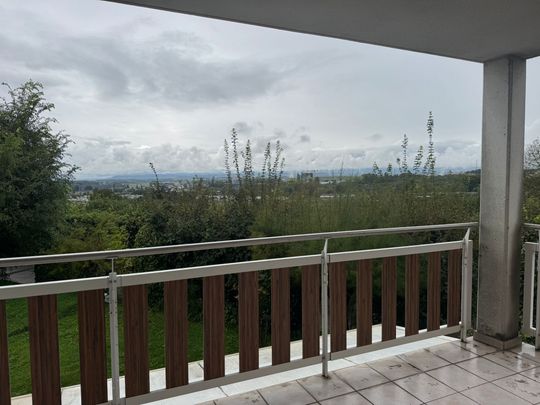Spacieux 3.5p avec balcon et cheminée à louer à Crissier - Photo 1