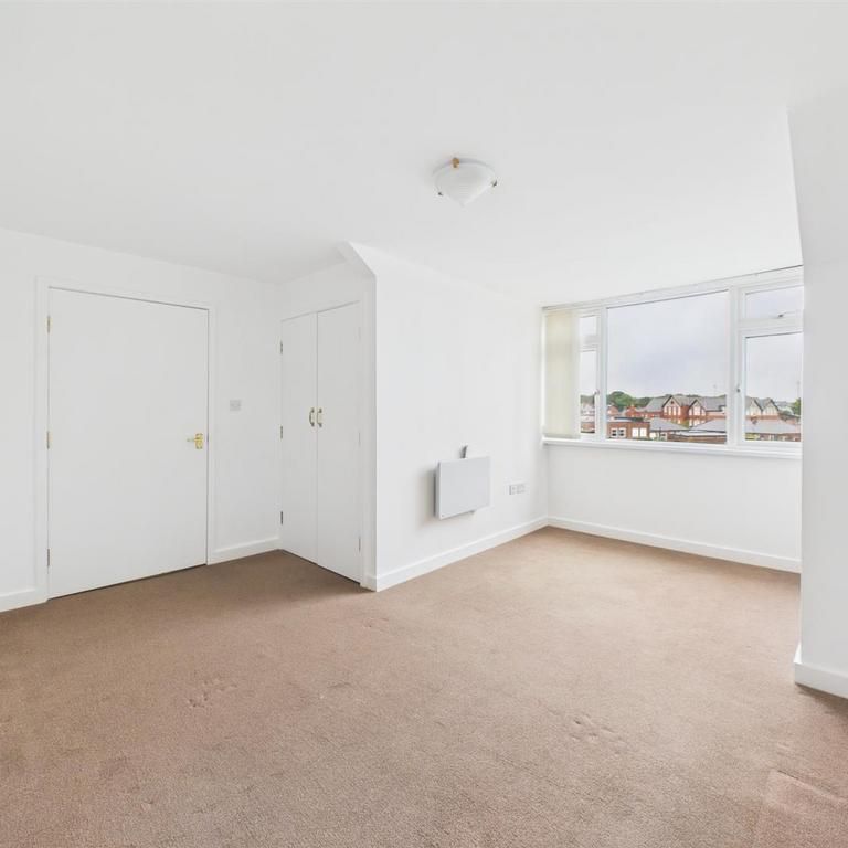 3 bedroom apartment to rent - Photo 1