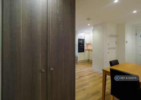 1 bedroom flat to rent - Photo 5