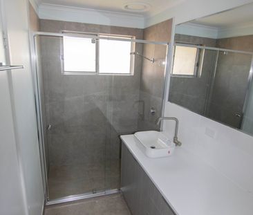 Newly Renovated Villa Unit - Photo 6