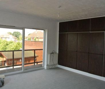 4 bedroom semi-detached house to rent - Photo 6
