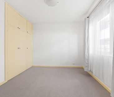 2/49 Flemington Street, Travancore, Vic 3032 - Photo 4